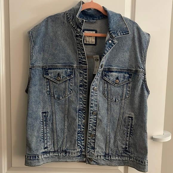 NWT Abercrombie & Fitch denim vest - Picture 1 of 3